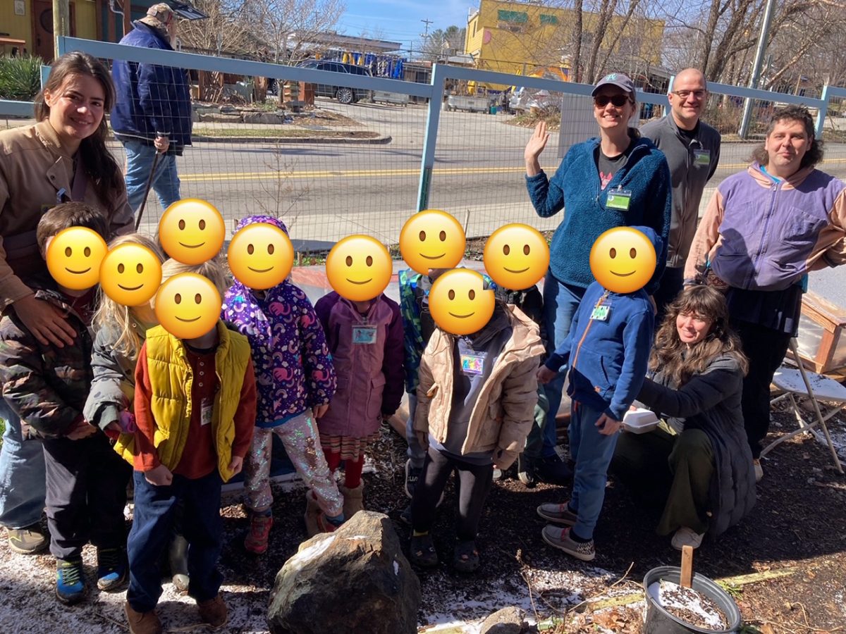 kindergarten field trip to 12 baskets cafe.